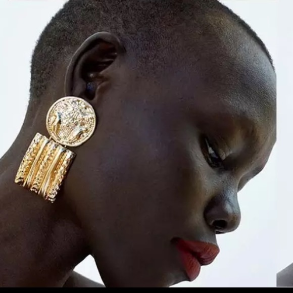 Earrings - Picture 1 of 2